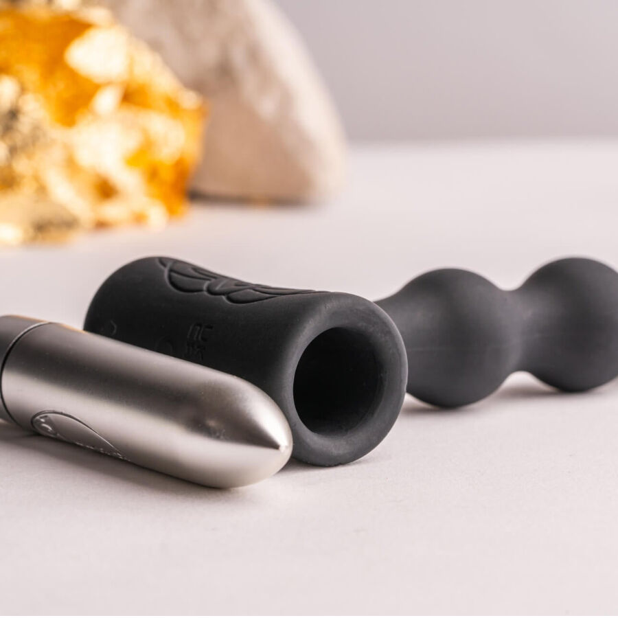 Rocks-Off Petite Sensations Pearls Plug Anale Vibrante a Perline Nero – immagine 5